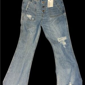 EVIDNT Women's Blue Distressed Jeans NWT